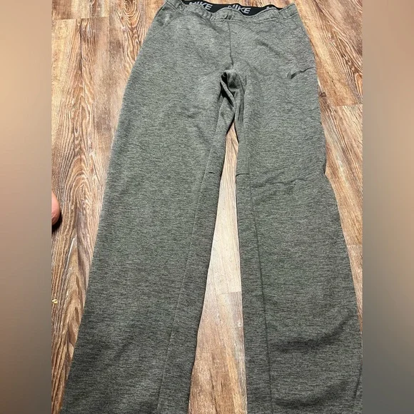 Grey Nike dri-fit sweatpants - Picture 5 of 6